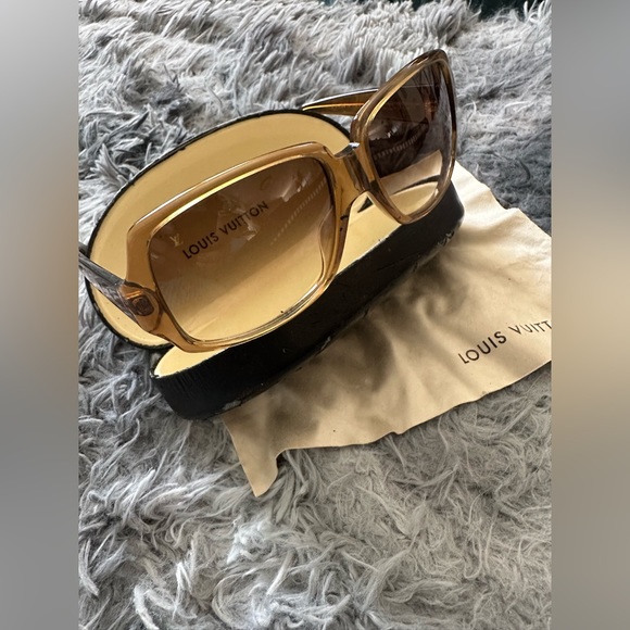 Authentic LOUIS VUITTON Monogram Honey Speckling Frame Obsession Sunglasses - Picture 8 of 12